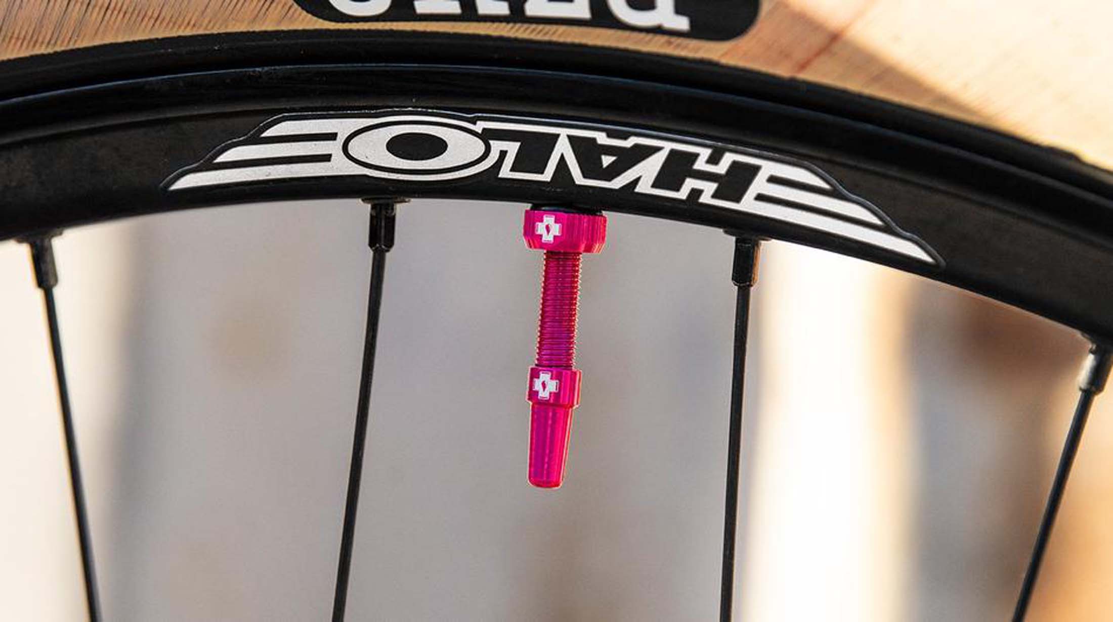 Muc Off Tubeless Valve Kit Universal for MTB Road red 60
